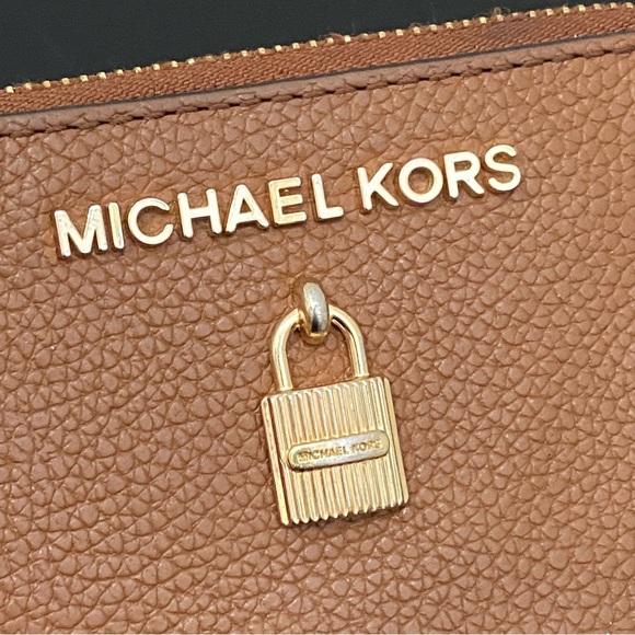 MICHAEL KORS Adele Brown Leather Zip Up Key Ring ID Wallet 5” X 3.5” - Picture 6 of 11